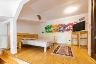 Отели типа «постель и завтрак» B&B Duo Caffe Baneasa Бухарест Семейный номер с душем-1